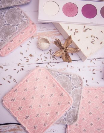 Le kit de couture lingettes démaquillantes - Fleurs de printemps fond blanc /pois fond rose/ éponge de bambou rose