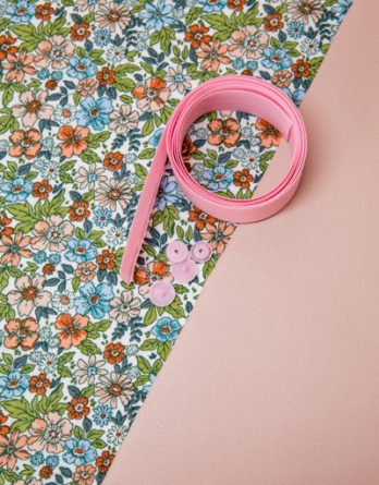 Le kit de couture pochette du conducteur - Fleurs de printemps viola /simili rose poudré