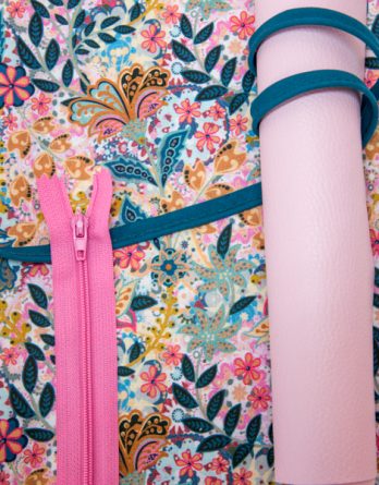 Le kit de couture trousse Candy taille 1 - Wonderfull fleuri , simili cuir rose