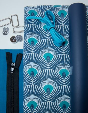 Kit de couture sac Louise (taille 1 ou 2) - Grand paon bleu/ simili cuir bleu marine