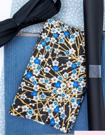 Kit couture trousse Raphaël taille 1 ou2 - Genki bleus / velours côtelé bleu, simili cuir noir