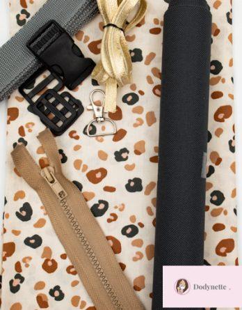 Le kit de couture sac banane Charly  (toutes tailles)  - Tissu enduit motifs léopard / toile à sac imperméable anthracite