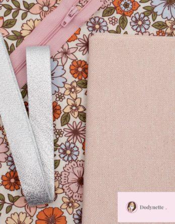 Kit de couture trousse Louisette (Toute taille) - Toile enduit pailleté rose / enduit petites fleurs Brigite