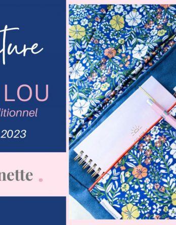 Kit couture live Besace Lou - Flora bleu et rouge / Suédine grise