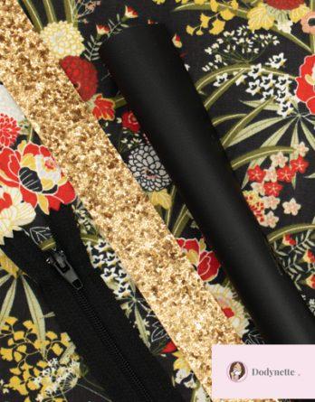 Le kit de couture MINI trousse NINA CHIC -fleurs du japon rouges fond noir /simili cuir noir
