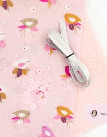 Le kit couture mini sac de beauté MIMY - Oiseaux fond rose pastel / pois fond rose