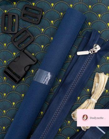 Le kit de couture sac banane Charly  (toutes tailles)  - Tissu enduit éventails bleu marine / toile à sac imperméable bleu jeans