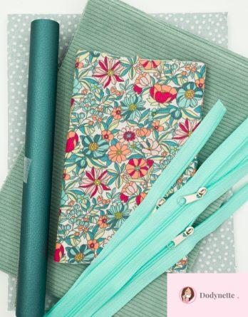 Kit couture trousse Raphaël taille 1 ou2 - Celosia/ velours côtelé lagon, simili cuir aqua brillant